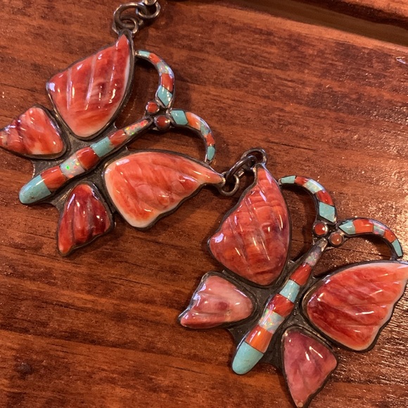 Kirk Smith Native American Sterling Spiny Oyster & Turquoise Butterfly Necklace - Picture 9 of 16